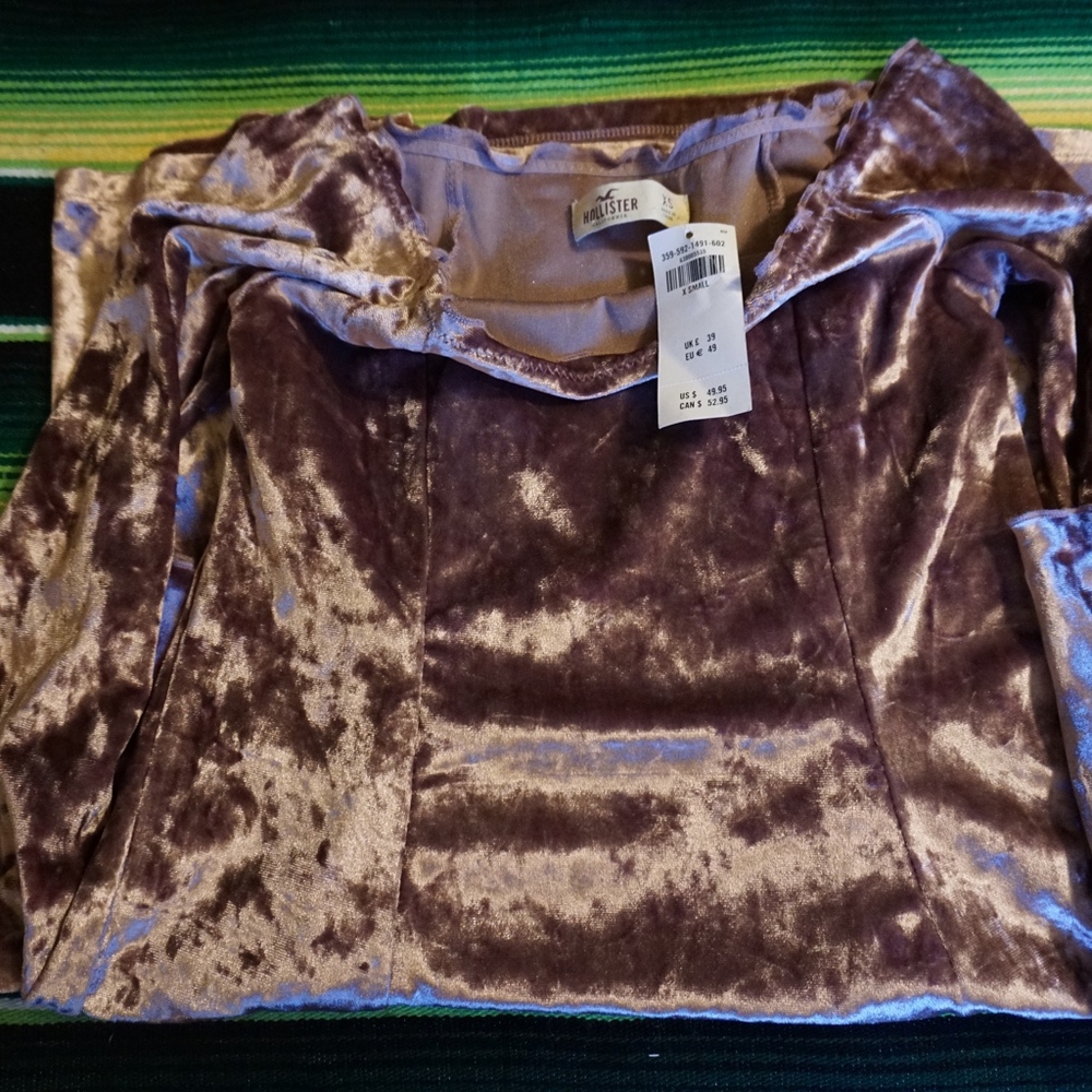 Hollister • Off Shoulder • Lavender • Velvet • Retro • Dress - Picture 4 of 4